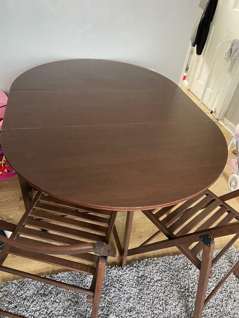 gumtree folding table and chairs